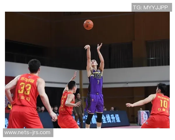 北京紫禁勇士迎战新疆队全力争胜展现篮球风采 北京紫禁勇士迎战新疆队全力争胜展现篮球风采